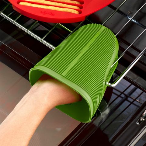 醫療級矽膠 耐熱220度《LEKUE》鴨嘴隔熱手套(綠) | 防燙 烘焙 耐熱套