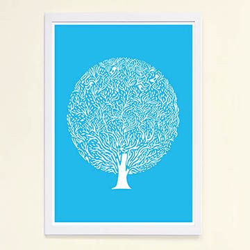 【摩達客】西班牙知名插畫家Judy Kaufmann藝術創作海報掛畫裝飾畫-藍樹 (附Judy本人簽名)(含木框)