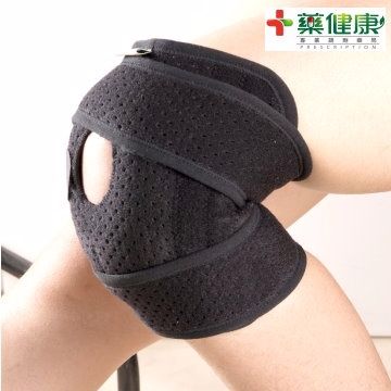 (藥健康/醫通路護套)[台製]矽膠開洞軟剛雙側條調整式護膝(黑色)短版K-08