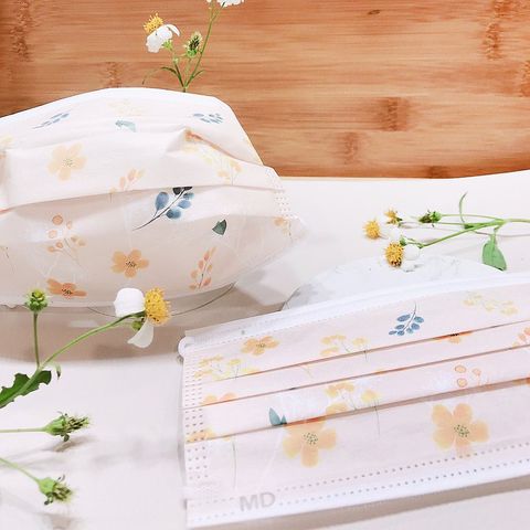 【無藏生醫】柑橘色-小黃花｜三層防護口罩｜成人款5入裝*6包