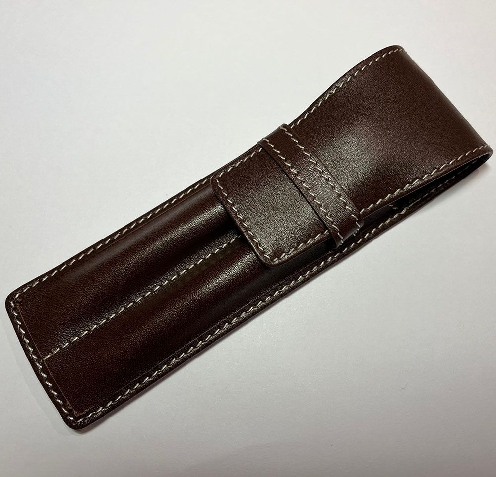 Artkina  鋼筆專用牛皮筆套--濃巧克力