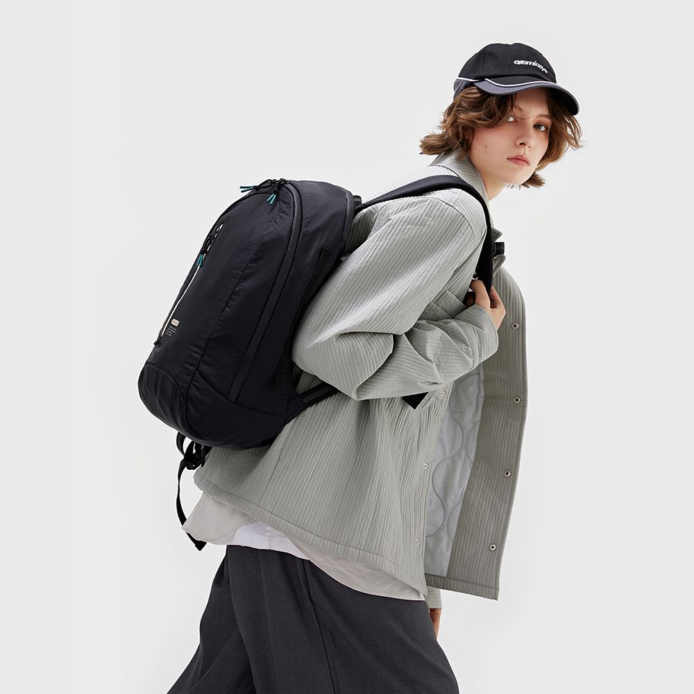 GASTON LUGA Lightweight Backpack 16吋筆電輕量後背包(多色任選)