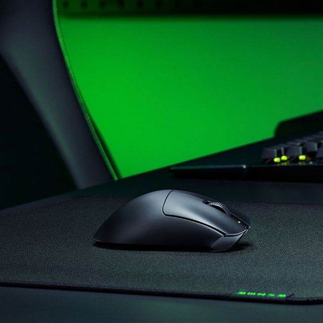 RAZER 雷蛇 DEATHADDER V3 HyperSpeed 煉獄蝰蛇無線電競滑鼠