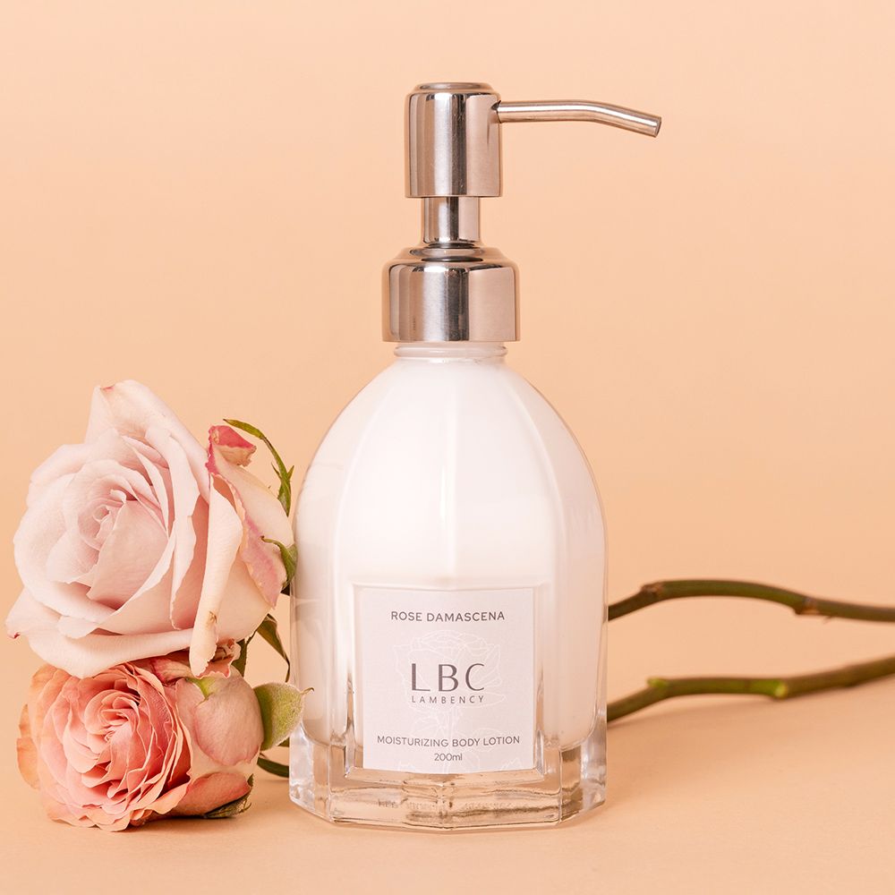 Lambency 玫瑰柔潤晶粹油50ml+玫瑰香氛身體乳200ml+身體角質磨砂膏320g