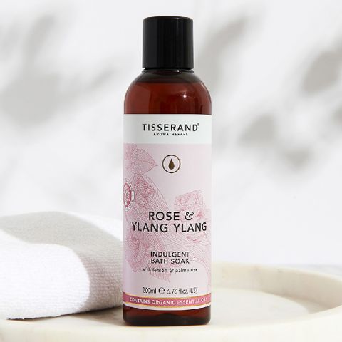 TISSERAND 滴莎藍德 玫瑰與伊蘭精油泡泡浴 Rose & Ylang Ylang Indulgent Bath Soak 200ml