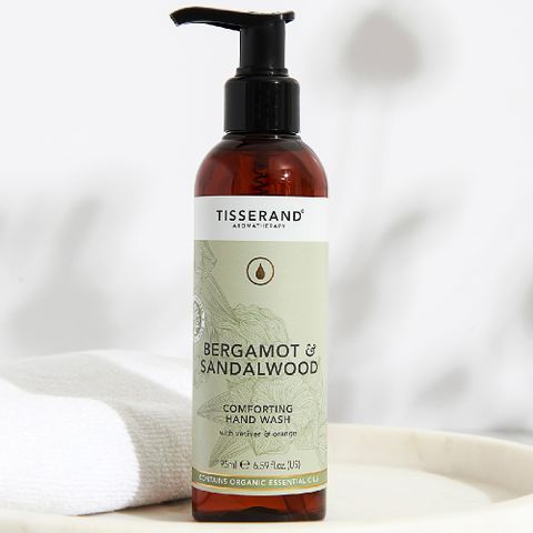 TISSERAND 滴莎藍德 佛手柑與檀香木手部潔膚膠 Bergamot & Sandalwood Comforting Hand Wash 195ml