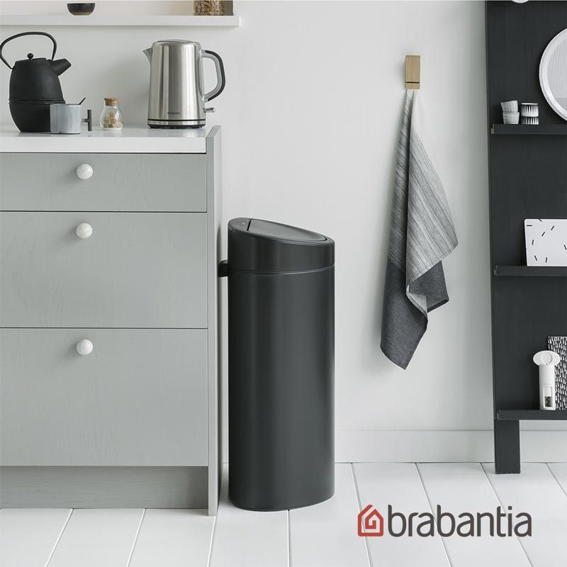 Brabantia TOUCH BIN NEW 半月式按壓垃圾桶40L-尊爵黑(2024新品)