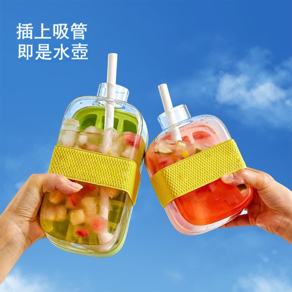 插上吸管即是水壺