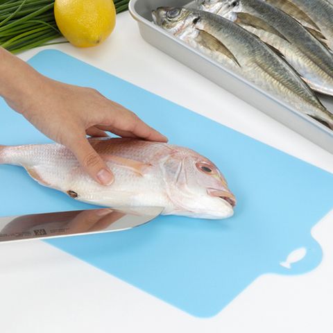 日本製造inomata可彎曲輕巧薄砧板(魚)1片裝