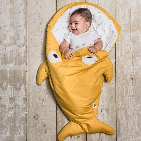 【西班牙設計】鯊魚咬一口《輕量版》BabyBites 100% 純棉手作嬰兒/幼兒睡袋|防踢被|包巾 芥末黃