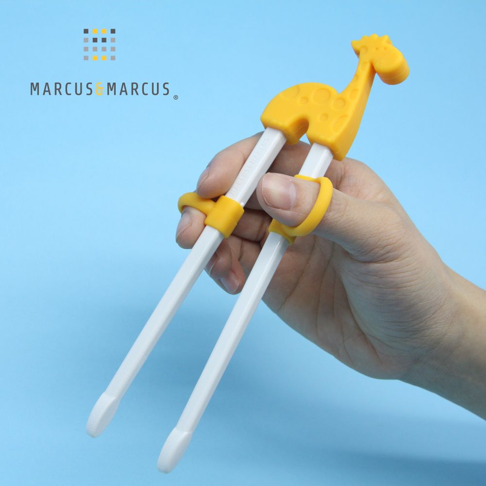 MARCUS & MARCUS MARCUSMARCUS　動物樂園幼兒學習筷-長頸鹿(黃)專為寶寶設計的學習筷