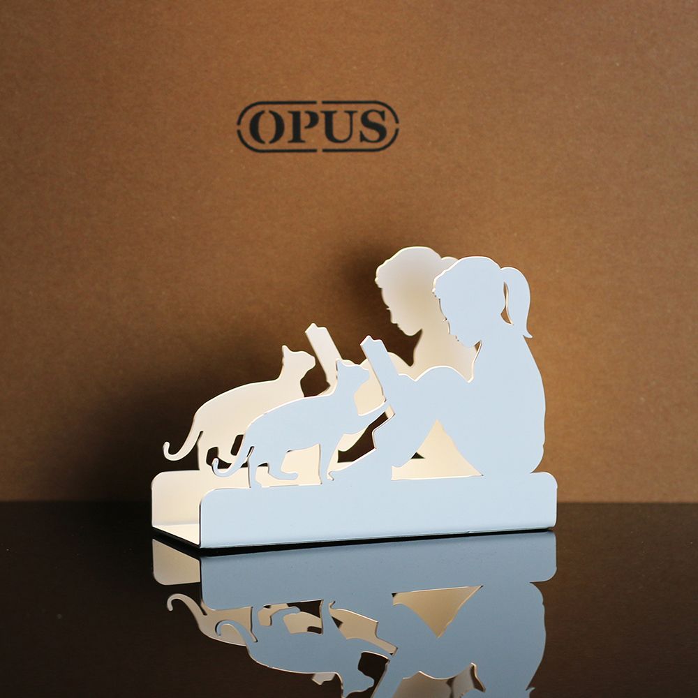 OPUS 東齊金工  歐式鐵藝信件架《閱讀女孩》優雅白