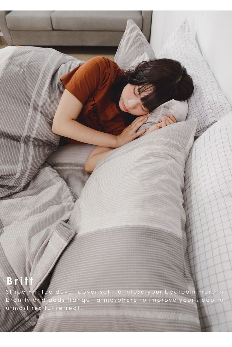 BrittStripe  duvet cover set to infuse your bedroom more vi-brantly  adds tranquil atmosphere to improve your sleep forutmost restful retreat