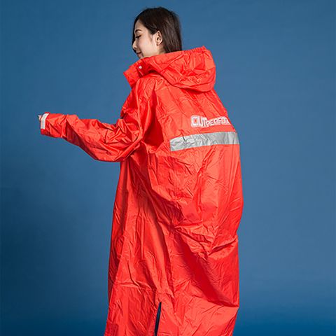 OutPerform-頂峰360度全方位太空背包雨衣-長版-橘紅