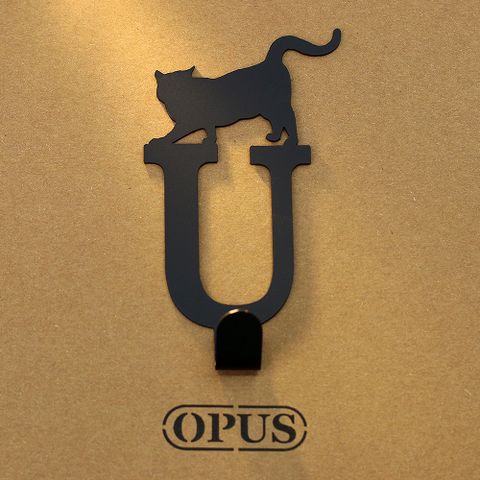 OPUS 東齊金工 壁飾免釘無痕掛勾《當貓咪遇上字母U》經典黑