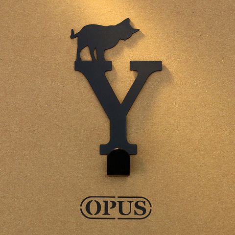 OPUS 東齊金工 壁飾免釘無痕掛勾《當貓咪遇上字母Y》經典黑