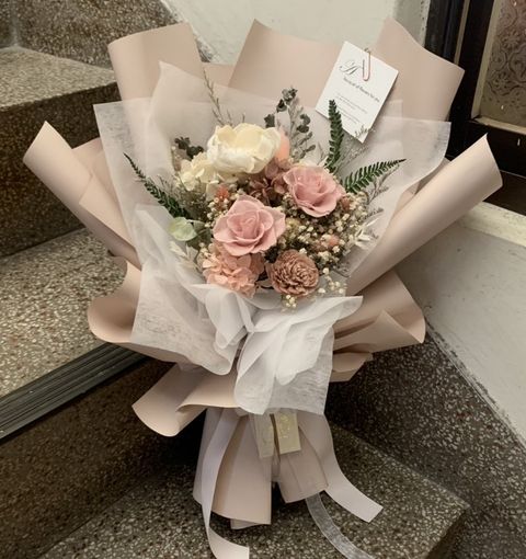 【手作玫瑰花束】客製花束／乾燥花／情人節／母親節／畢業花束／紀念日／求婚婚禮
