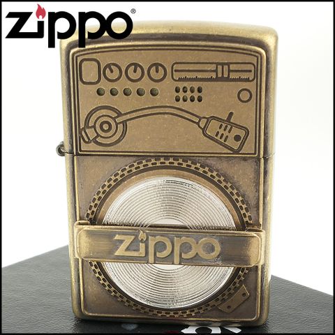 Zippo 日系~黑膠電唱機-立體圖案貼飾打火機(仿舊銅款)