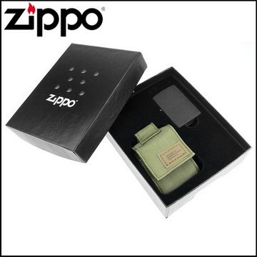 Zippo 美系~MOLLE保護套+黑裂紋烤漆打火機禮盒套組