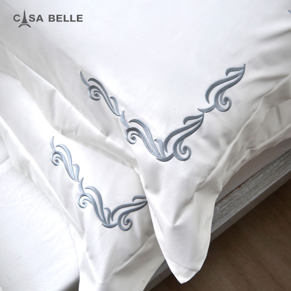 CASA BELLE 法國《浪海漫影》雙人匹馬棉刺繡四件式防蹣抗菌吸濕排汗兩用被床包組(兩色可選)-白色