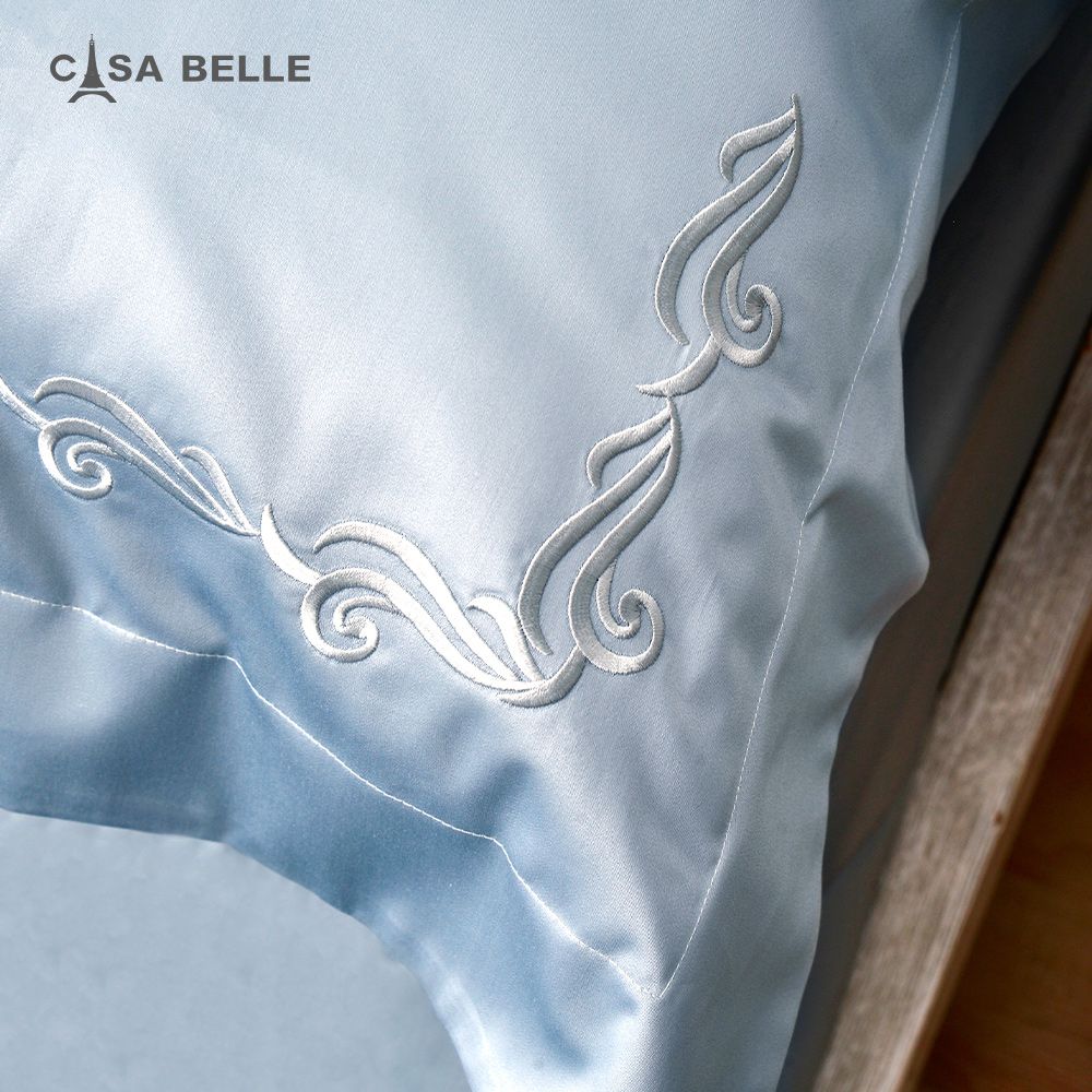 CASA BELLE 法國《浪海漫影》加大匹馬棉刺繡四件式防蹣抗菌吸濕排汗兩用被床包組(兩色可選)-藍色