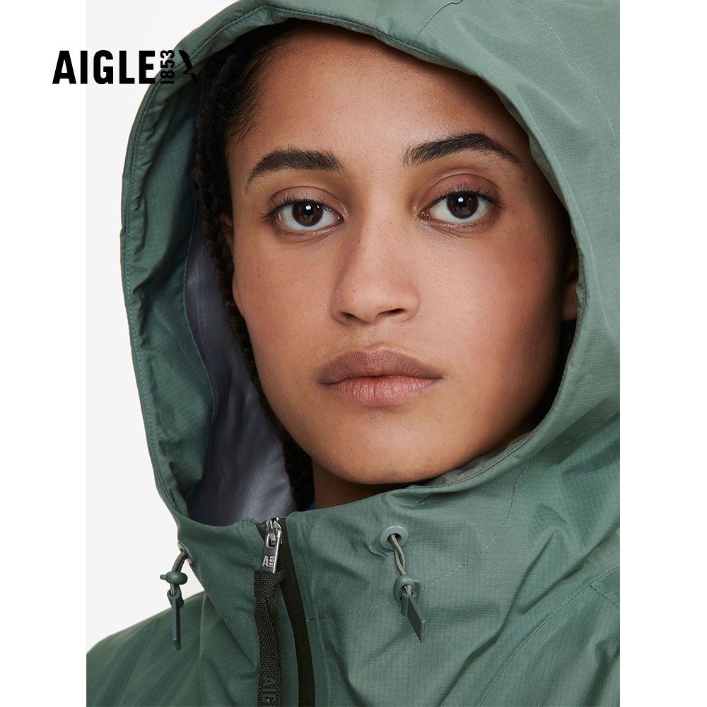 AIGLE 女 GORE-TEX 輕量防水透氣外套AG-4P236A243 深灰綠(女外套 防水透氣外套 Goretex)