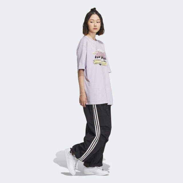 adidas Originals Adidas SMR GFX TEE SS IW6298 女 短袖 上衣 T恤 寬鬆 運動 休閒 棉質 舒適 淺紫