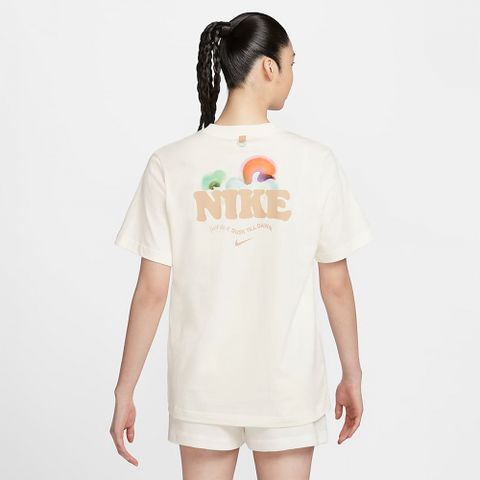 NIKE 耐吉 Sportswear Essential 米色 短T 休閒 LOGO渲染 短袖 HF6180-133 女