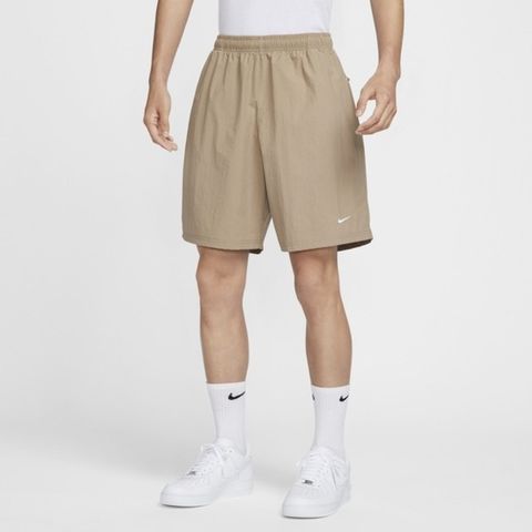 NIKE 耐吉 Nike AS M NK SOLO SWSH WVN SHORT [DX0750-247] 男 短褲 輕量 寬鬆 卡其