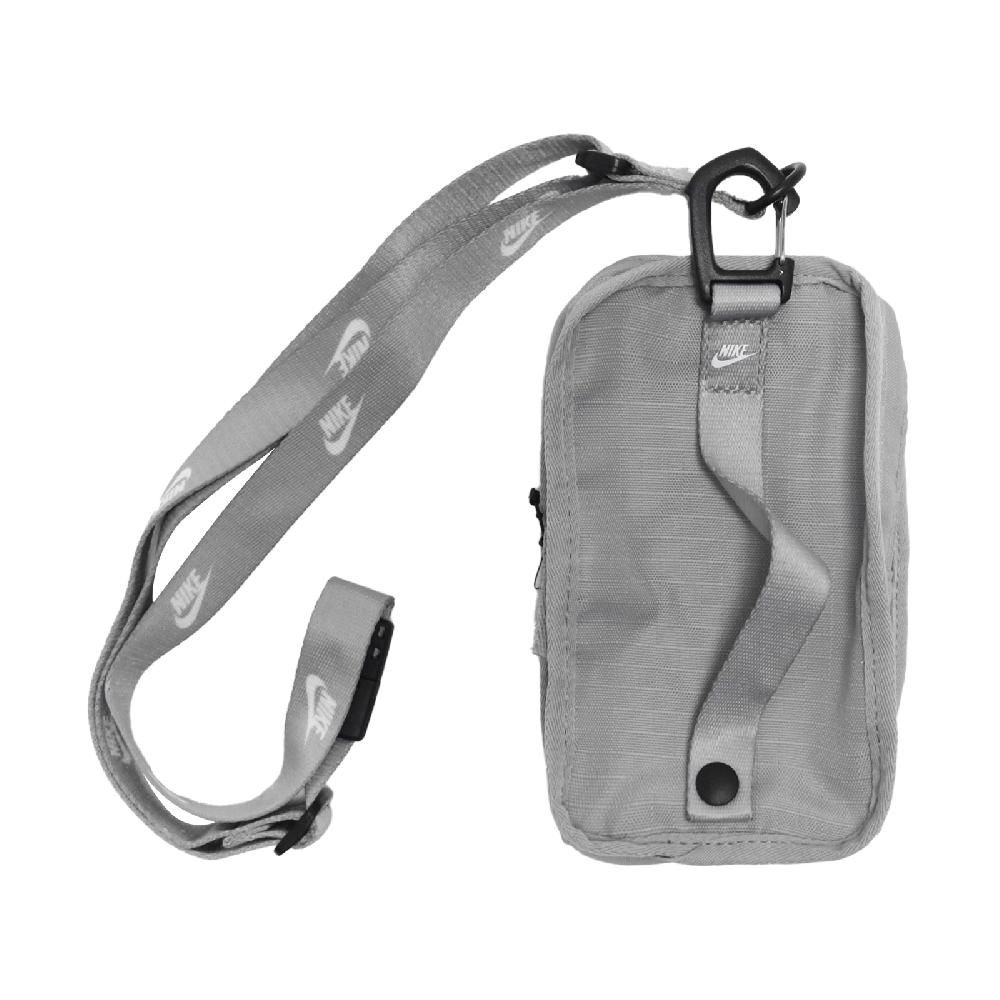 NIKE 耐吉   手機斜背包 Club Phone Crossbody Bag 灰 白 可觸控 防撕裂 斜背包 手機包 N100909600-7OS