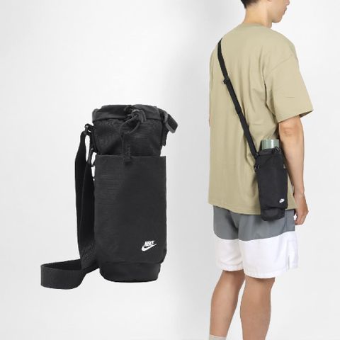 Nike 耐吉 水壺提包 Club Bottle Carrier Bag 黑 可調背帶 水壺包 斜背包 N100974409-1OS