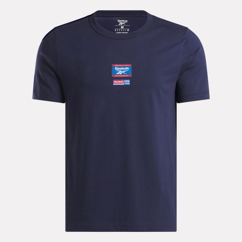 Reebok Ri Badge Tee [100205443] 男 T恤 運動上衣 休閒短袖 深藍