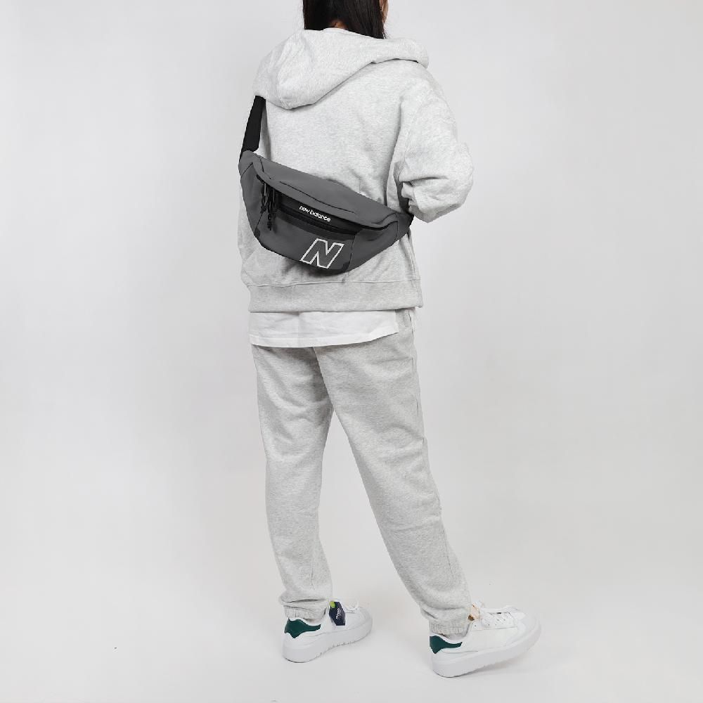 NEW BALANCE 肩背包 Legacy Waist Bag 灰 黑 多夾層 可調背帶 皮面 腰包 小包 隨行包 NB LAB23105CAS