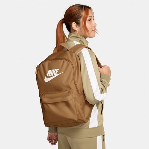 【NIKE】NK HERITAGE BKPK 男包 女包 後背包 運動包 咖啡色-DC4244224