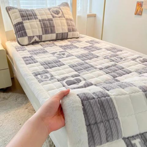 【銘利萊】牛奶絨床墊軟墊 家用臥室學生宿舍單人 冬天加絨床蓋褥子墊被180*200*4CM