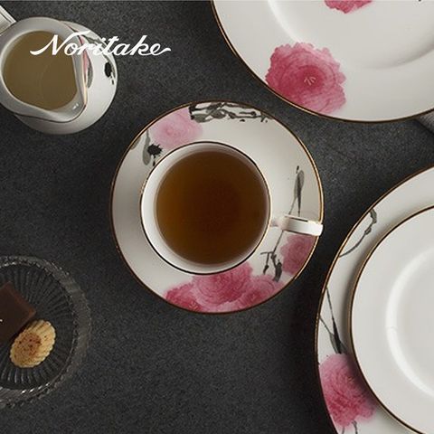 【Noritake】紅纓花瓣-金邊咖啡對杯-禮盒(骨瓷)