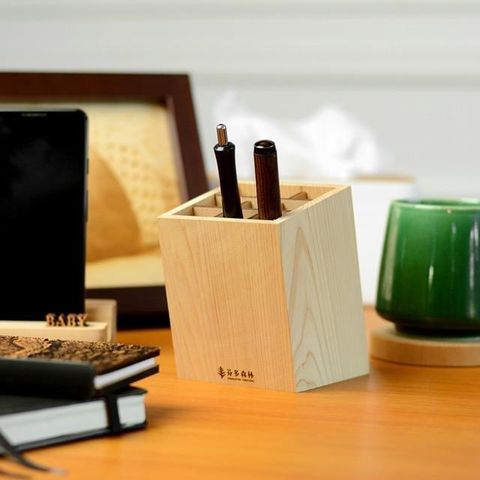 【南紡購物中心】 芬多森林 台灣檜木|檜木筆筒|斜插式筆盒