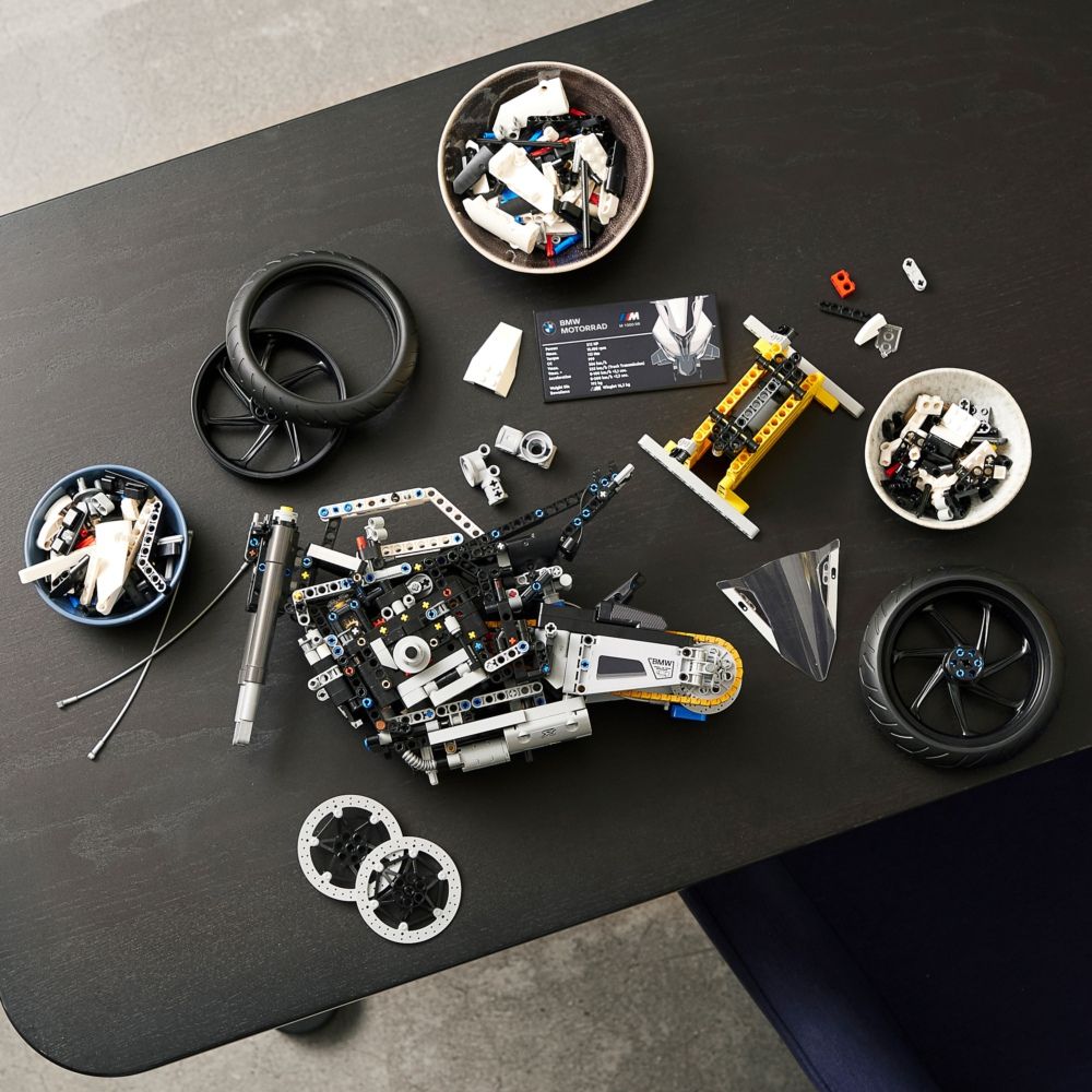 LEGO 樂高  科技系列 42130 BMW M 1000 RR(重機 模型)