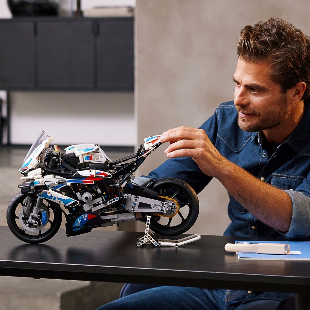 LEGO 樂高  科技系列 42130 BMW M 1000 RR(重機 模型)