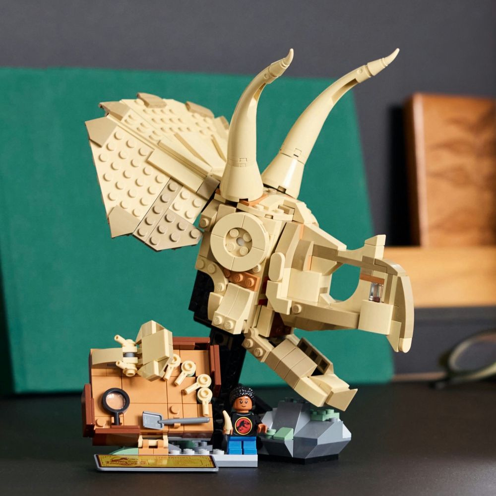 字統 LEGO 76969 恐龍化石：三角龍頭骨LEGO® Jurassic World系列