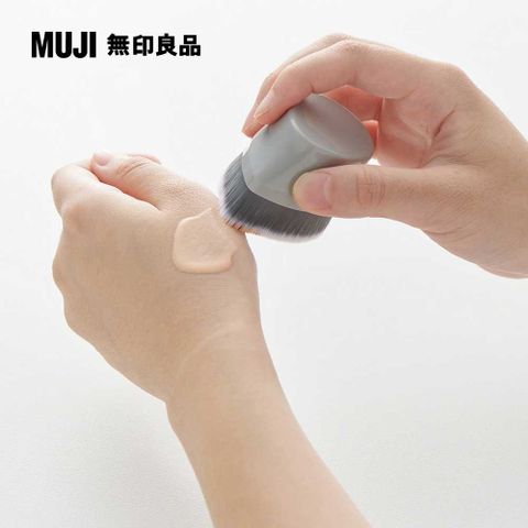 MUJI 無印良品 粉底刷(附盒)60x45x42mm