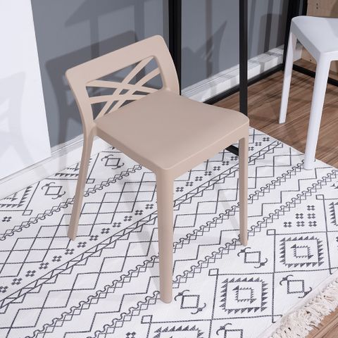 樂嫚妮 馬鞍椅凳/低背餐椅/塑膠椅/可疊放-(6色)