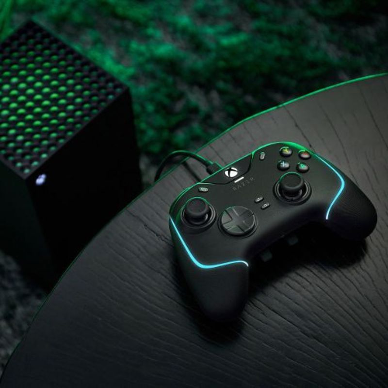 Razer 雷蛇WOLVERINE 金鋼狼V2 CHROMA Xbox / PC 有線控制器（可拆式