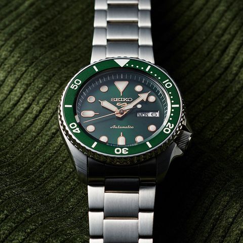 SEIKO 精工 5 Sports 運動潮流水鬼機械錶-綠x銀/42.5mm 4R36-07G0G(SRPD63K1)