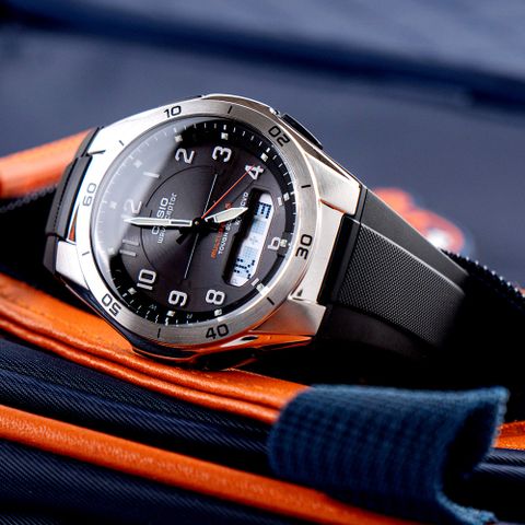 快速到貨【CASIO 卡西歐】日本限定 運動型男太陽能雙顯電波腕錶/黑x銀框(WVA-M640-1A2)