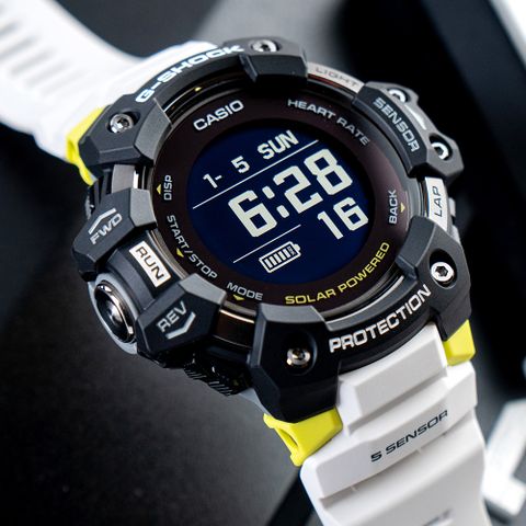 CASIO 卡西歐 G-SHOCK G-SQUAD 運動潮流太陽能GPS藍牙連線腕錶/白x黑框 (GBD-H1000-1A7DR)