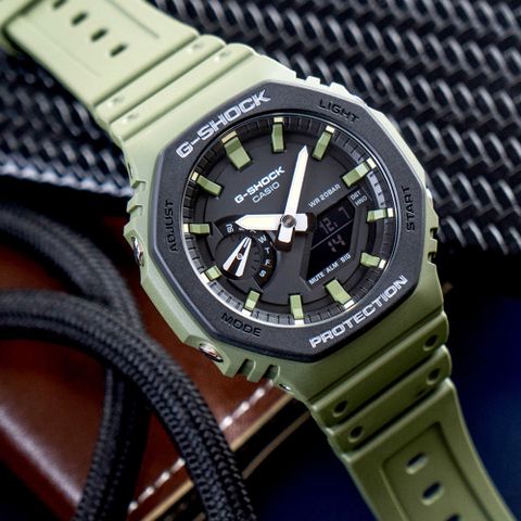 快速到貨【CASIO 卡西歐】G-SHOCK 八角錶殼耐衝擊運動雙顯橡膠腕錶/綠x黑框(GA-2110SU-3ADR)
