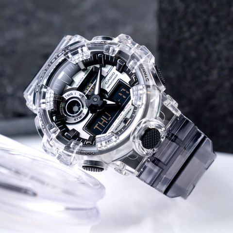 【CASIO 卡西歐】G-SHOCK 透明動感耐衝擊運動雙顯腕錶/黑(GA-700SK-1ADR)
