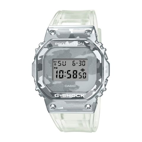 【CASIO 卡西歐】G-SHOCK 冰酷迷彩半透明電子錶(銀 GM-5600SCM-1)