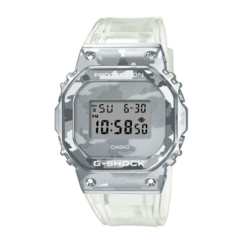【CASIO 卡西歐】G-SHOCK 冰酷迷彩半透明電子錶(銀 GM-5600SCM-1)